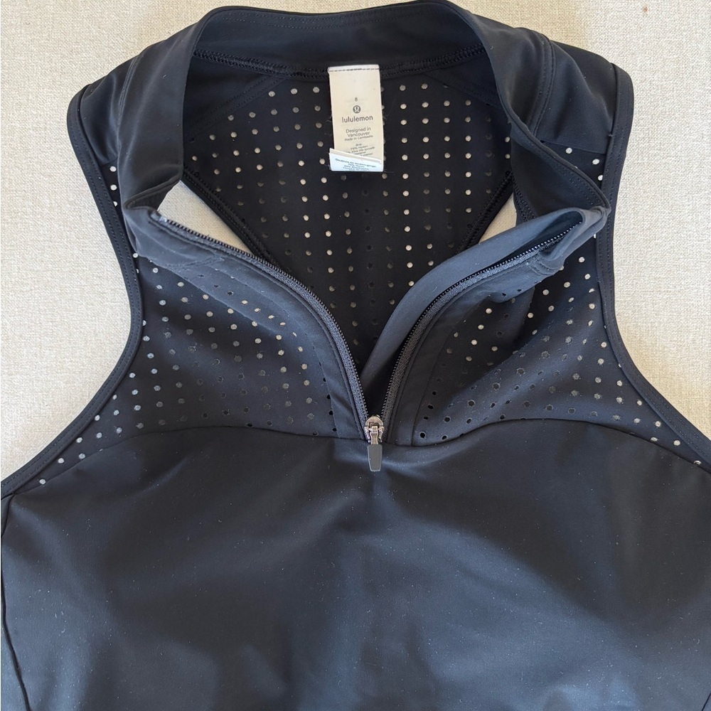Lululemon Unleash Strength Bra black size 8 like new high neck half-zip W2BXTS - Picture 7 of 11